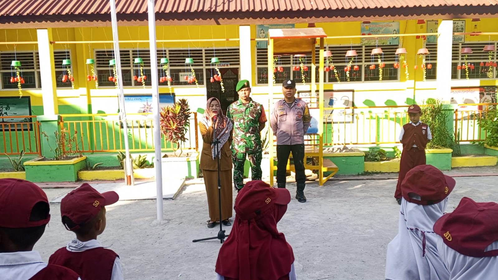 Jelang Akreditasi, SDN 17 Ujung Labbu Gelar Apel Bersama! Babinsa dan Bhabinkamtibmas Bersinergi Beri Semangat Siswa